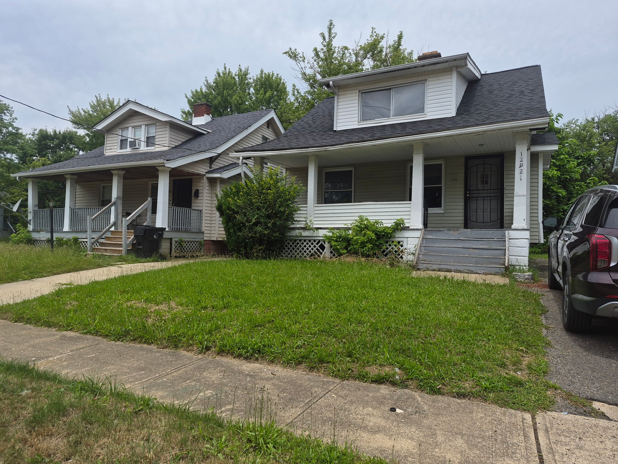 Cleveland House: 12921 Watterson Ave