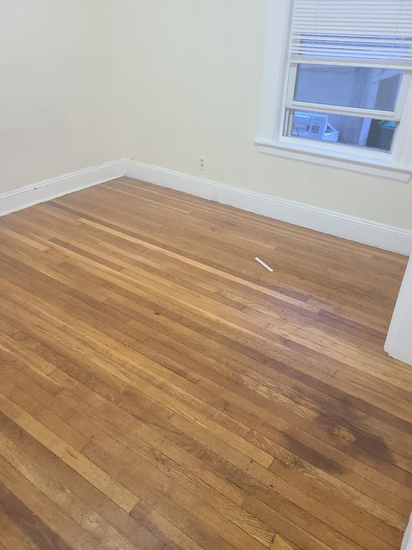 Lynn Apartment: 900 Western Ave