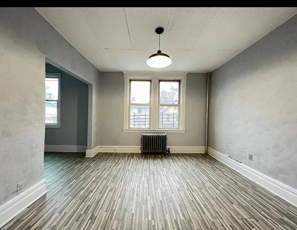 Newark Apartment: 92-94 Norwood St