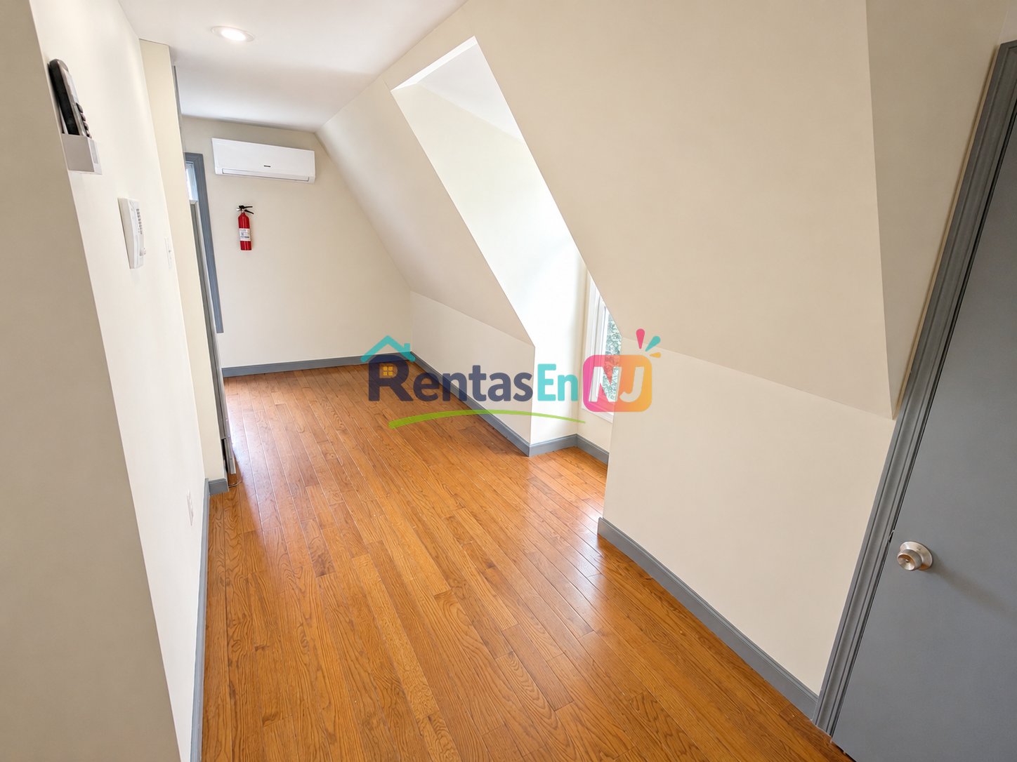 Newark Condo: 99 Alexander St