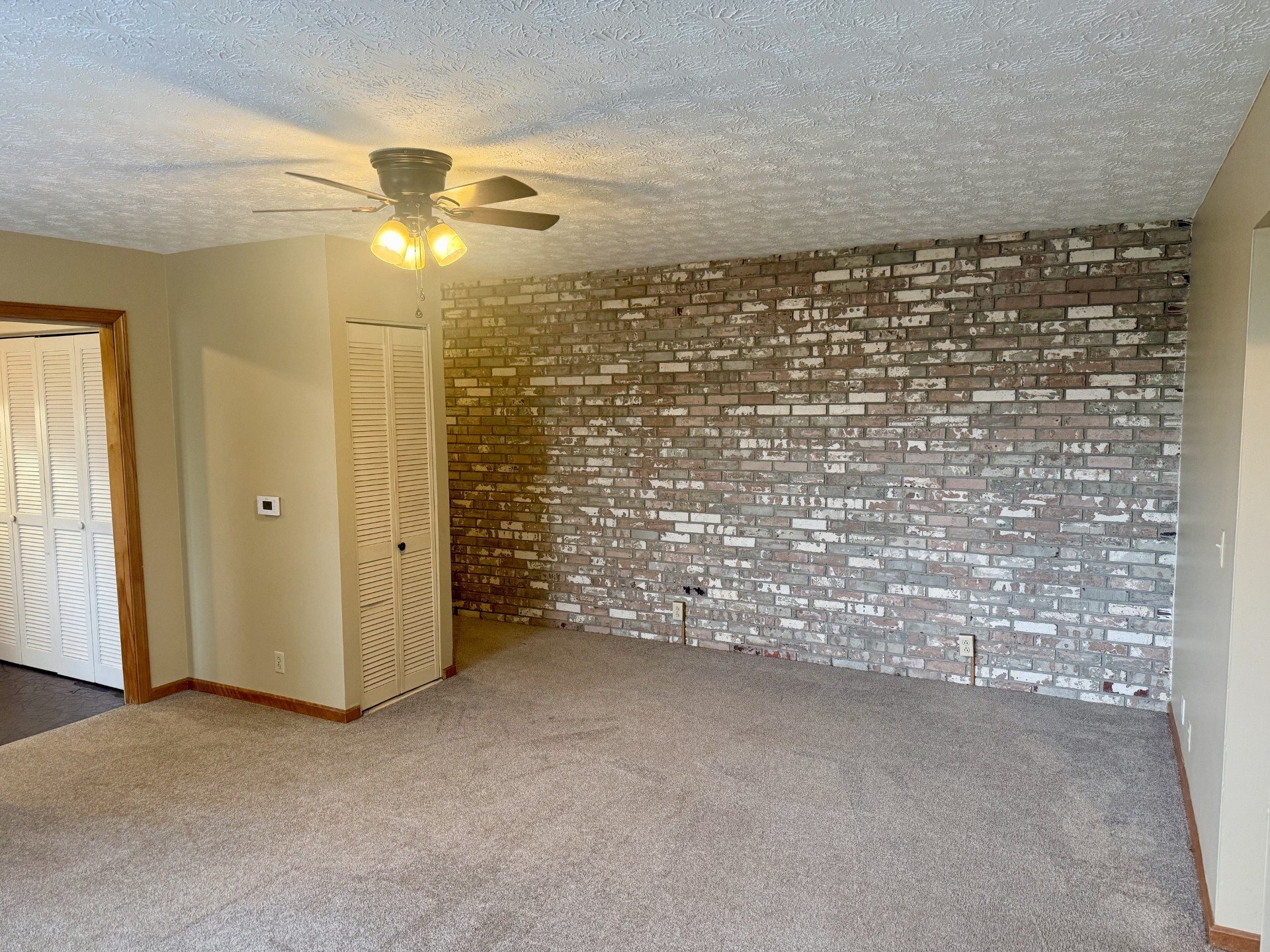 Huntington Apartment: 515 Monroe Ave