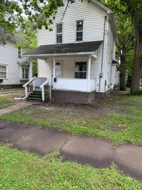 Lansing House: 1200 Hickory St