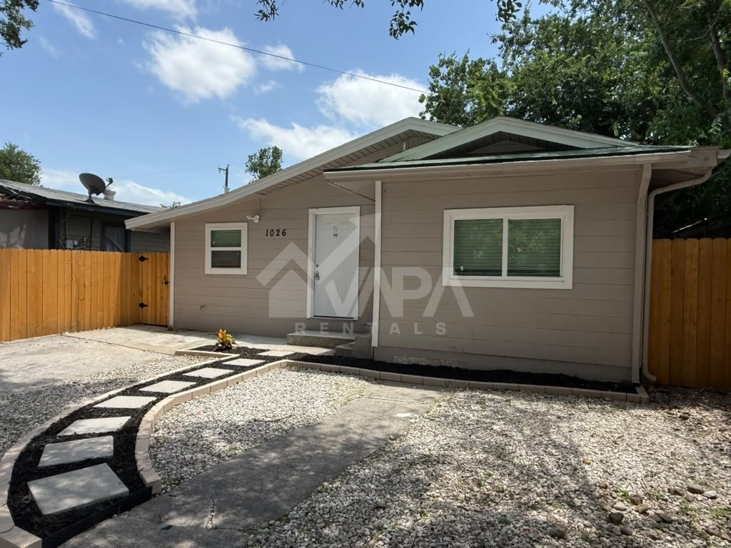 San Antonio House: 1026 Flanders Ave