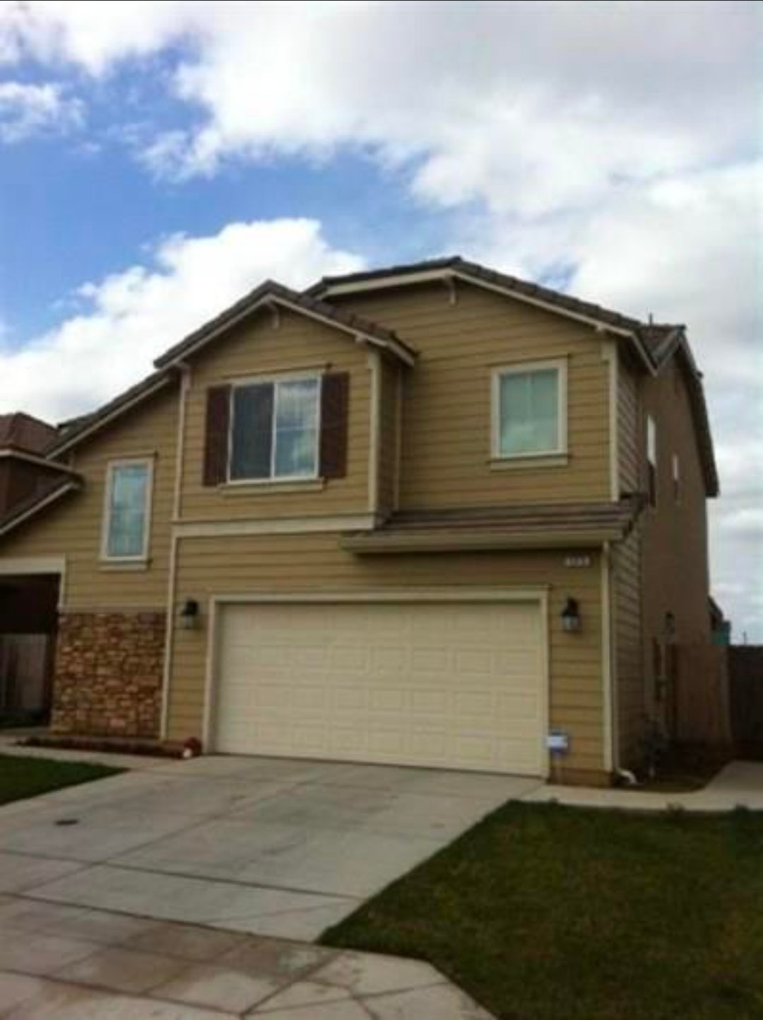 Fresno House: 655 S Arroyo Ave