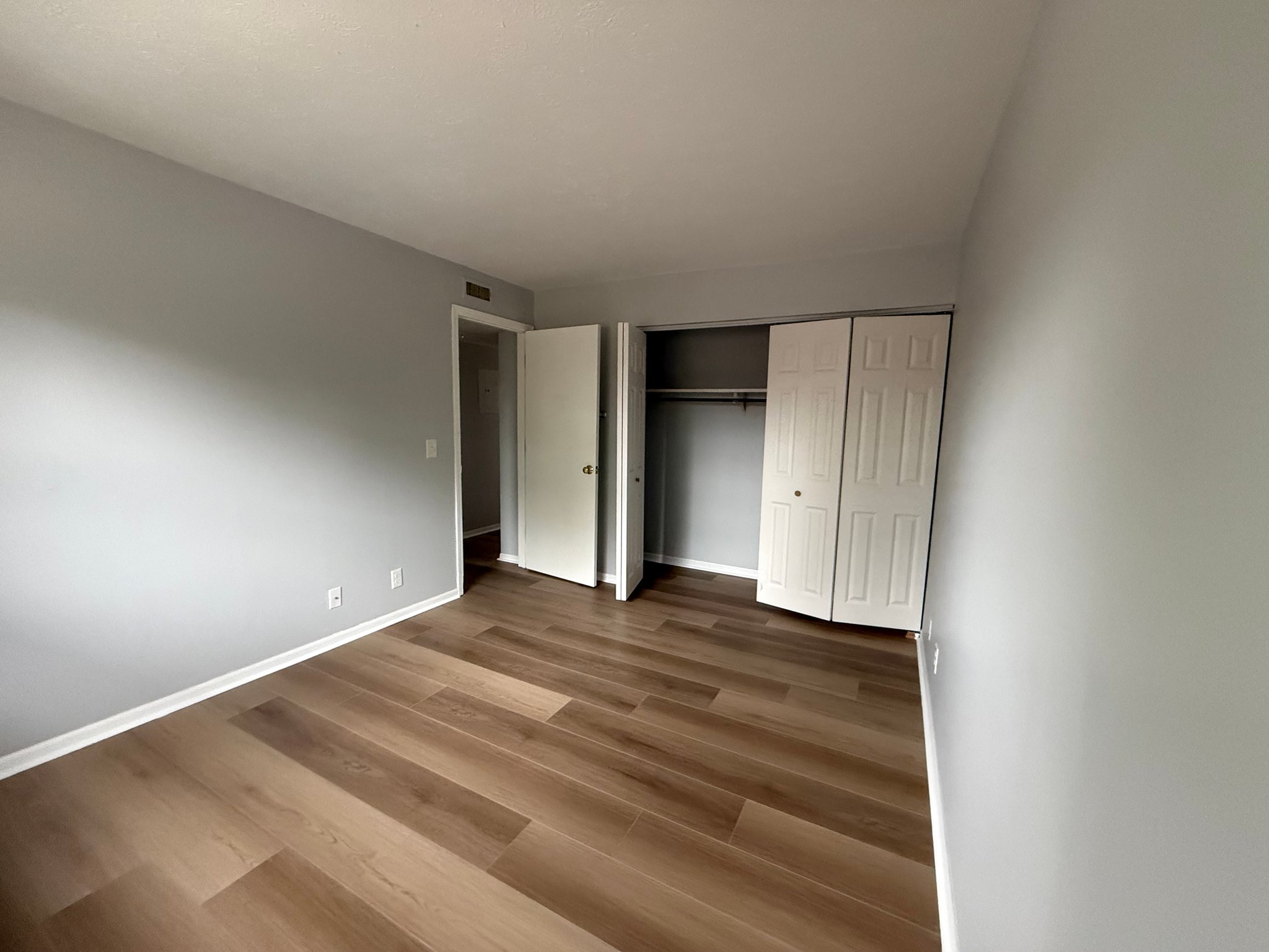 Vevay Apartment: 516 Peral St
