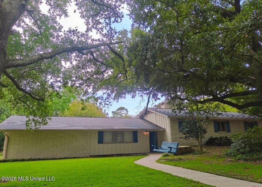 Gulfport House: 223 Woodbine