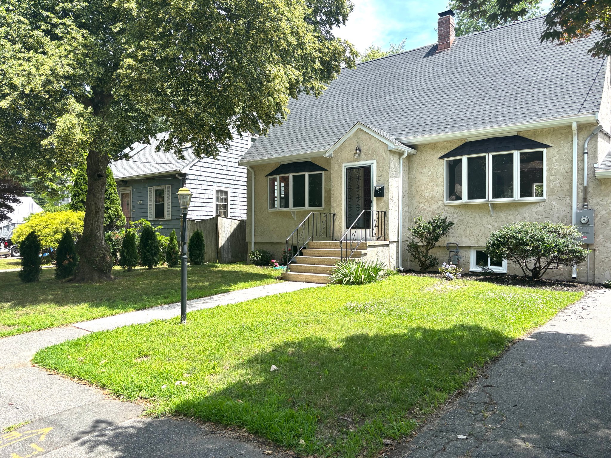 Dedham House: 20 Lower East St