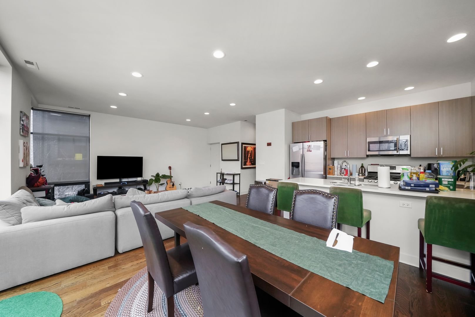 chicago Apartment: 645 N Green st