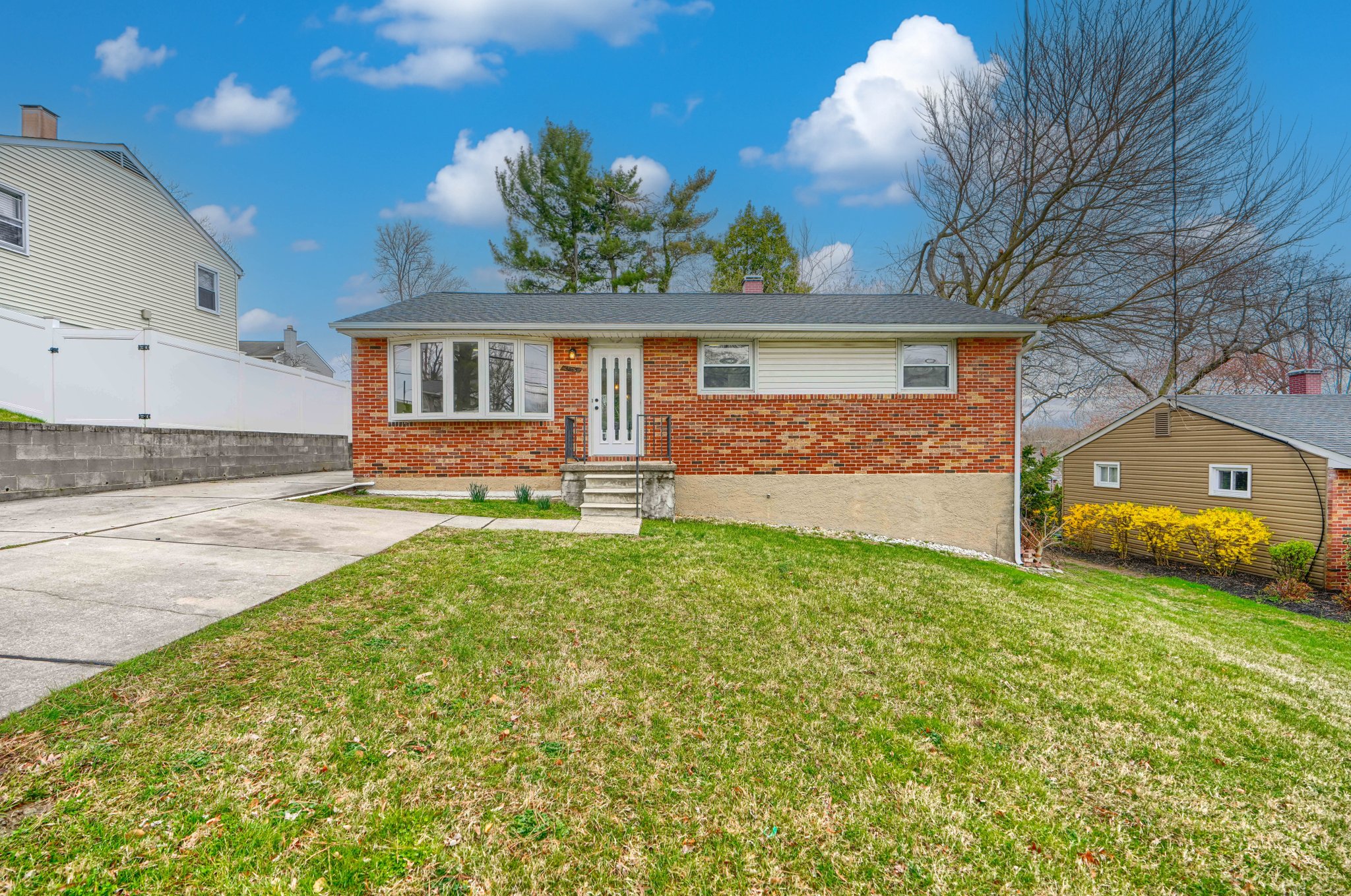 Baltimore House: 5845 Westwood Ave