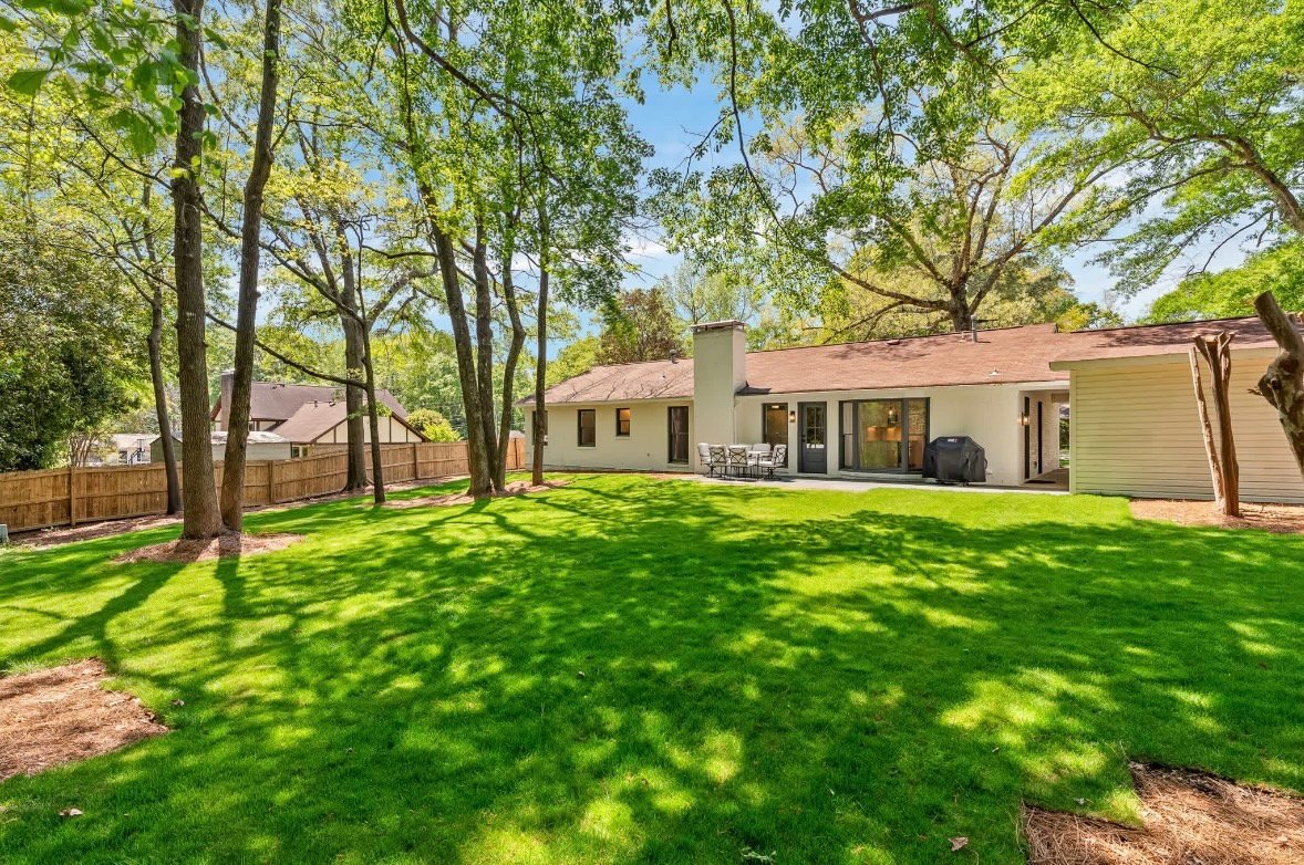 Auburn House: 322 Cricket Lane