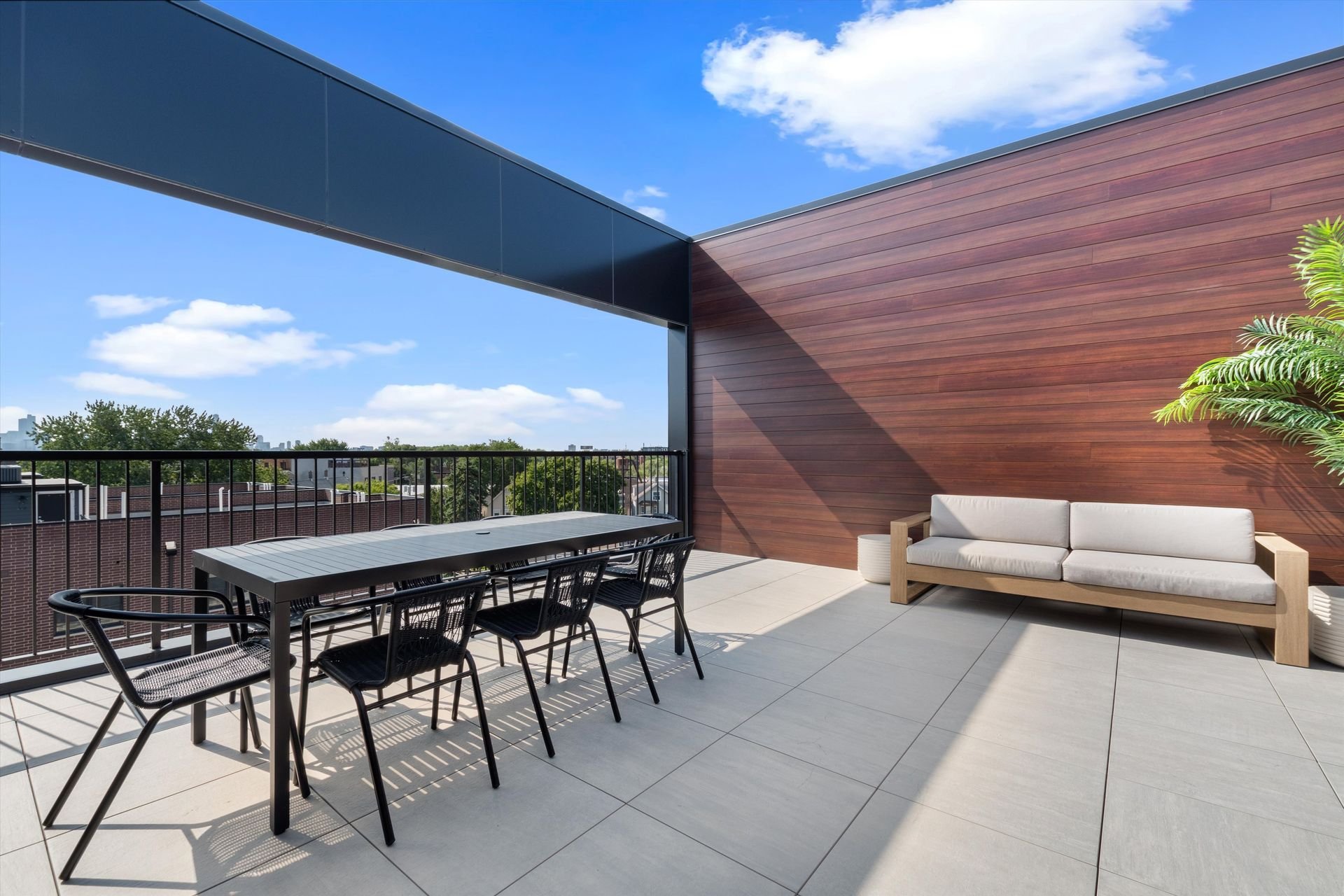 chicago Apartment: 3145 n clybourn