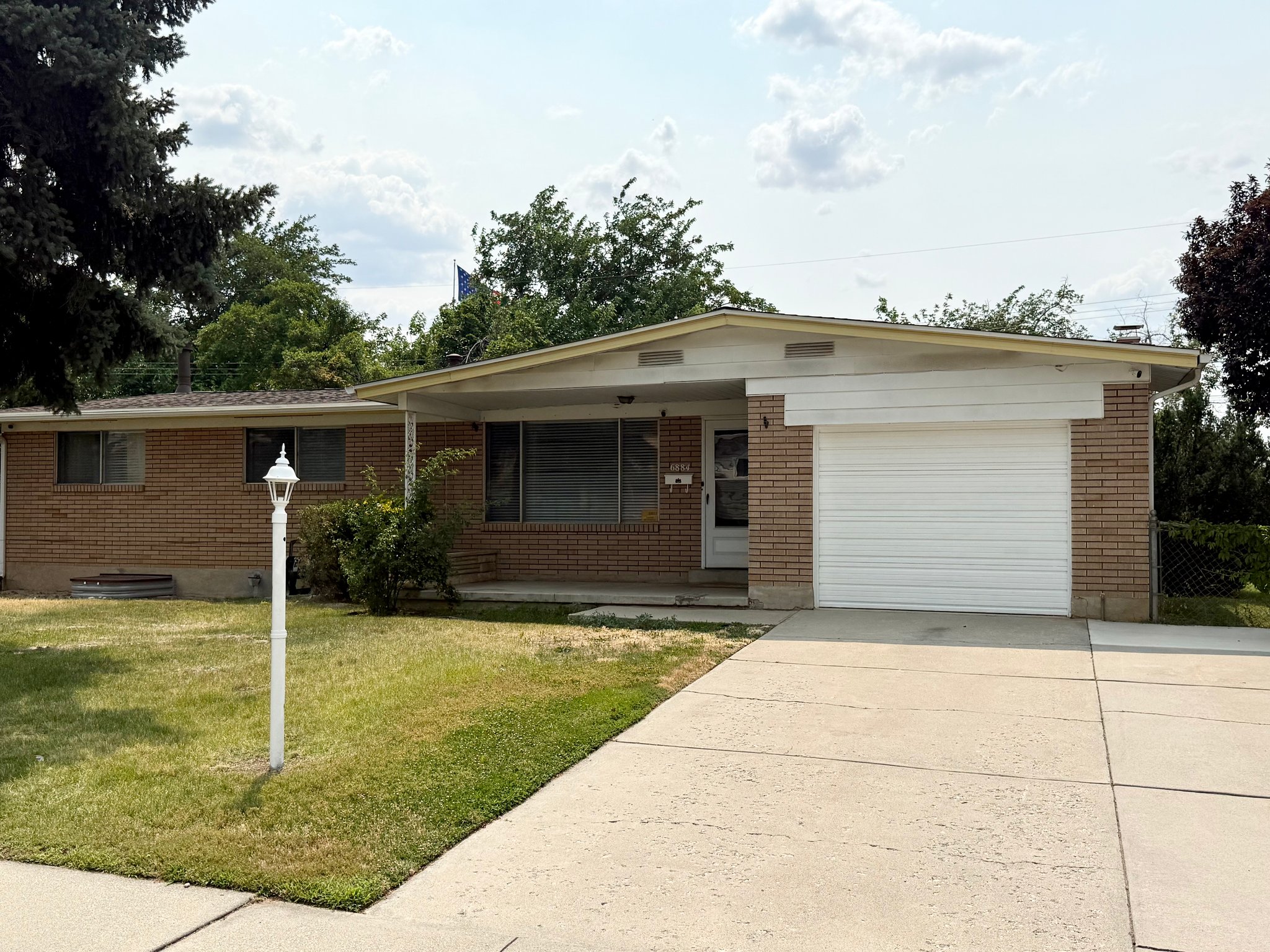 Cottonwood heights House: 6884 Bella Vista Dr