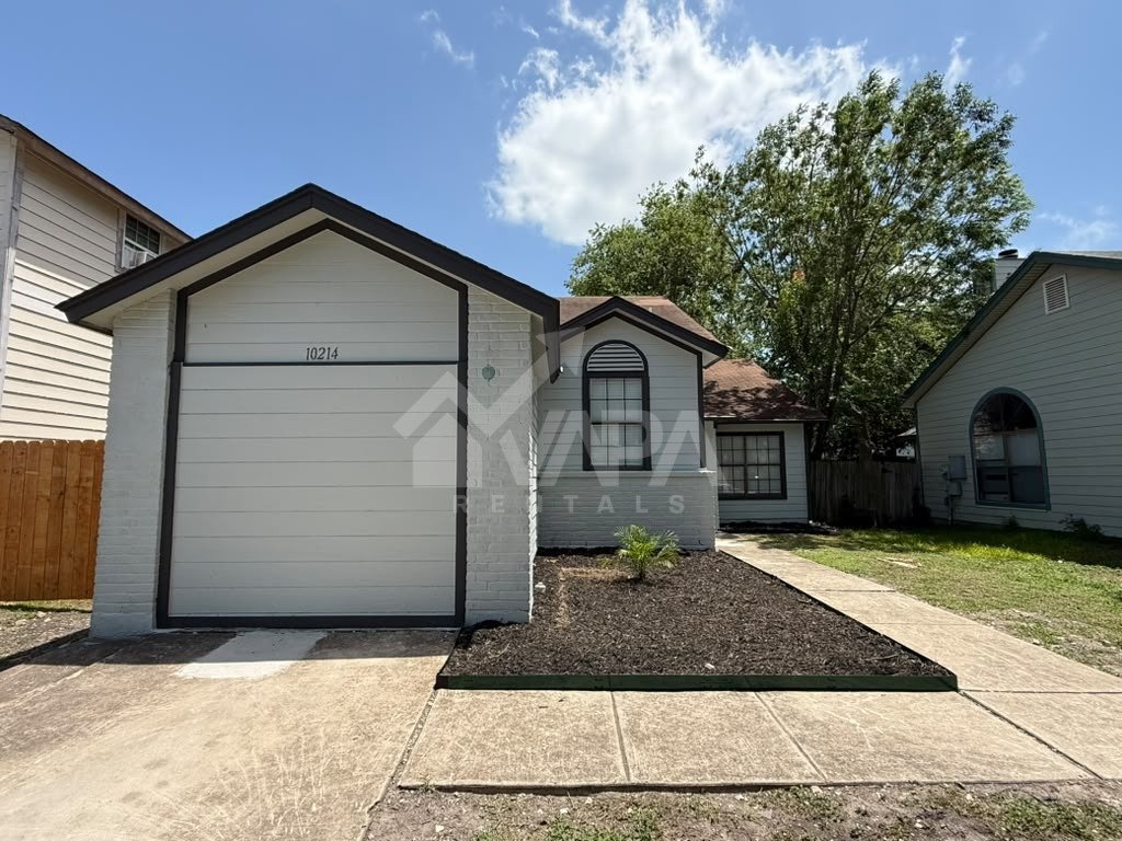 San Antonio House: 10214 Sunset Fld