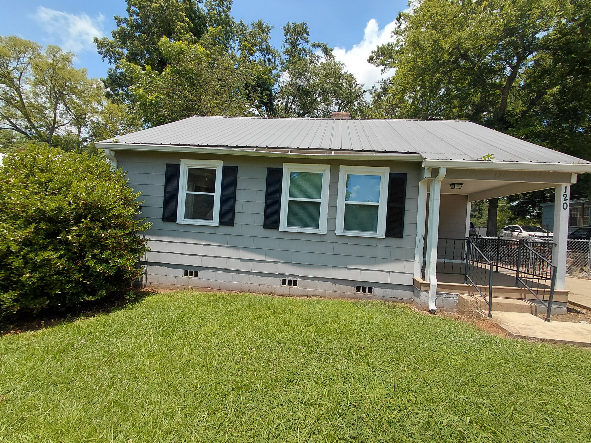 Talladega House: 120 Elizabeth Ave