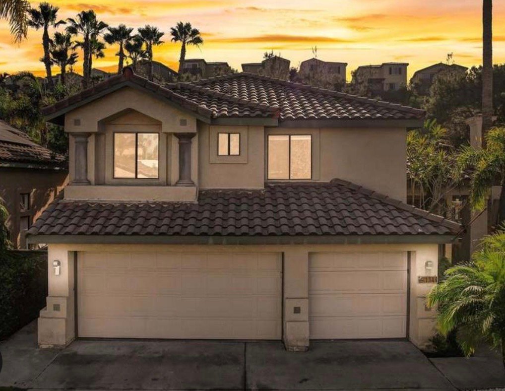 Oceanside House: 1349 via isidro