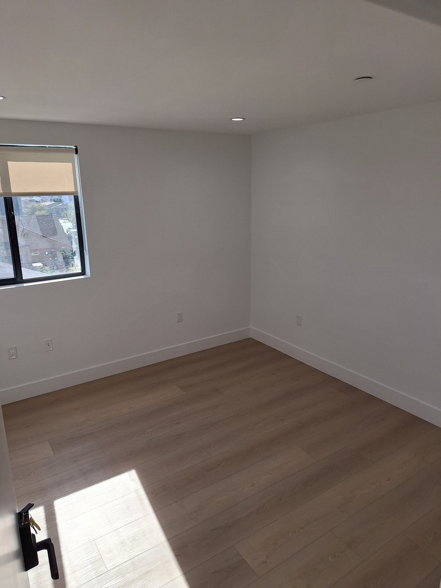 Los Angeles Single Room: 1438 W 37th Drive, Los Angeles, CA 90008