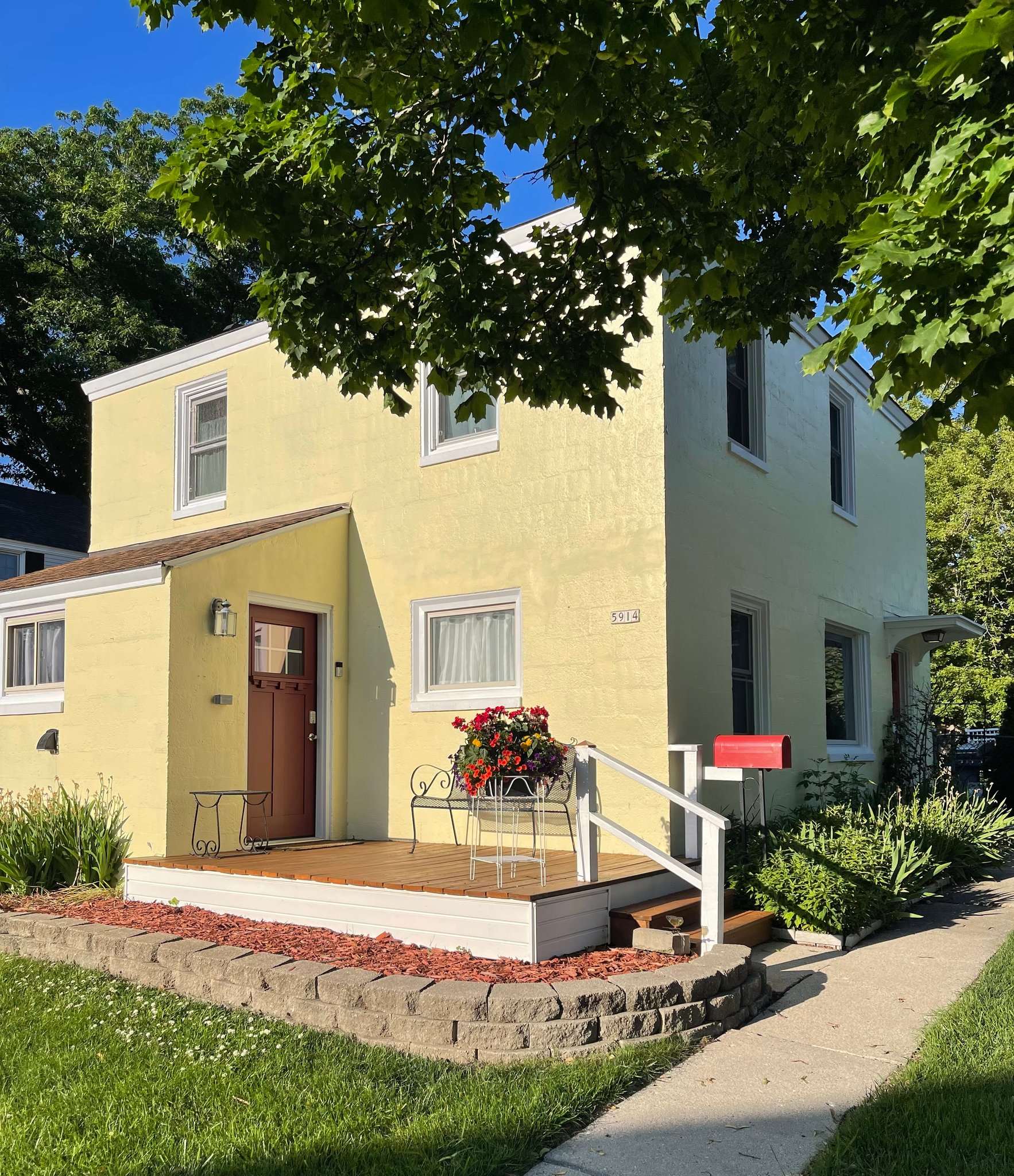 Greendale House: 5914 Currant Ln