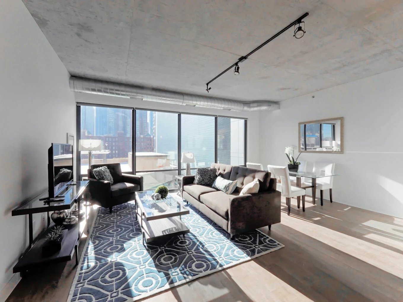Chicago Condo: 427 East Ohio St