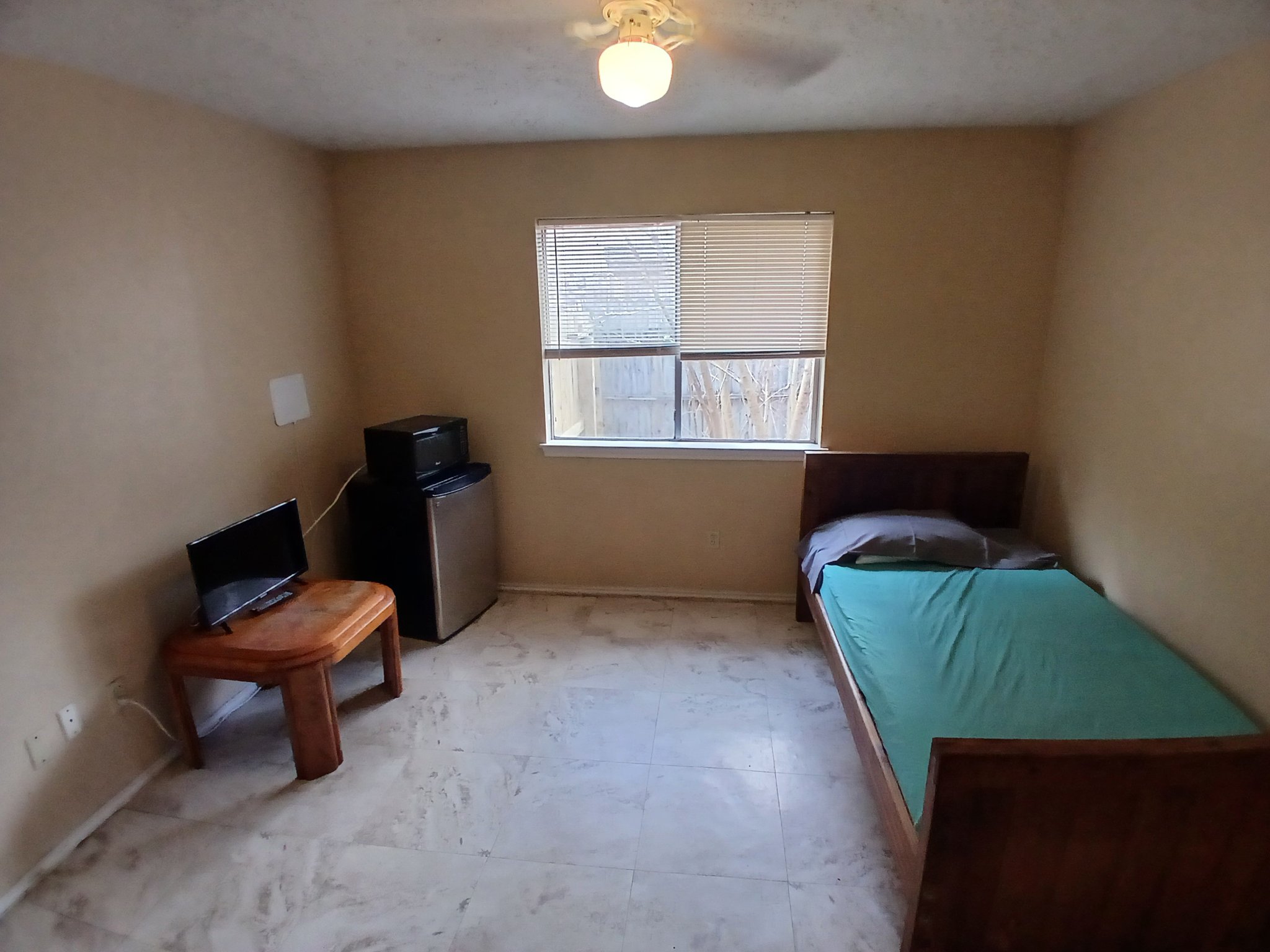 Conroe House: 2322 Shady Pine Dr