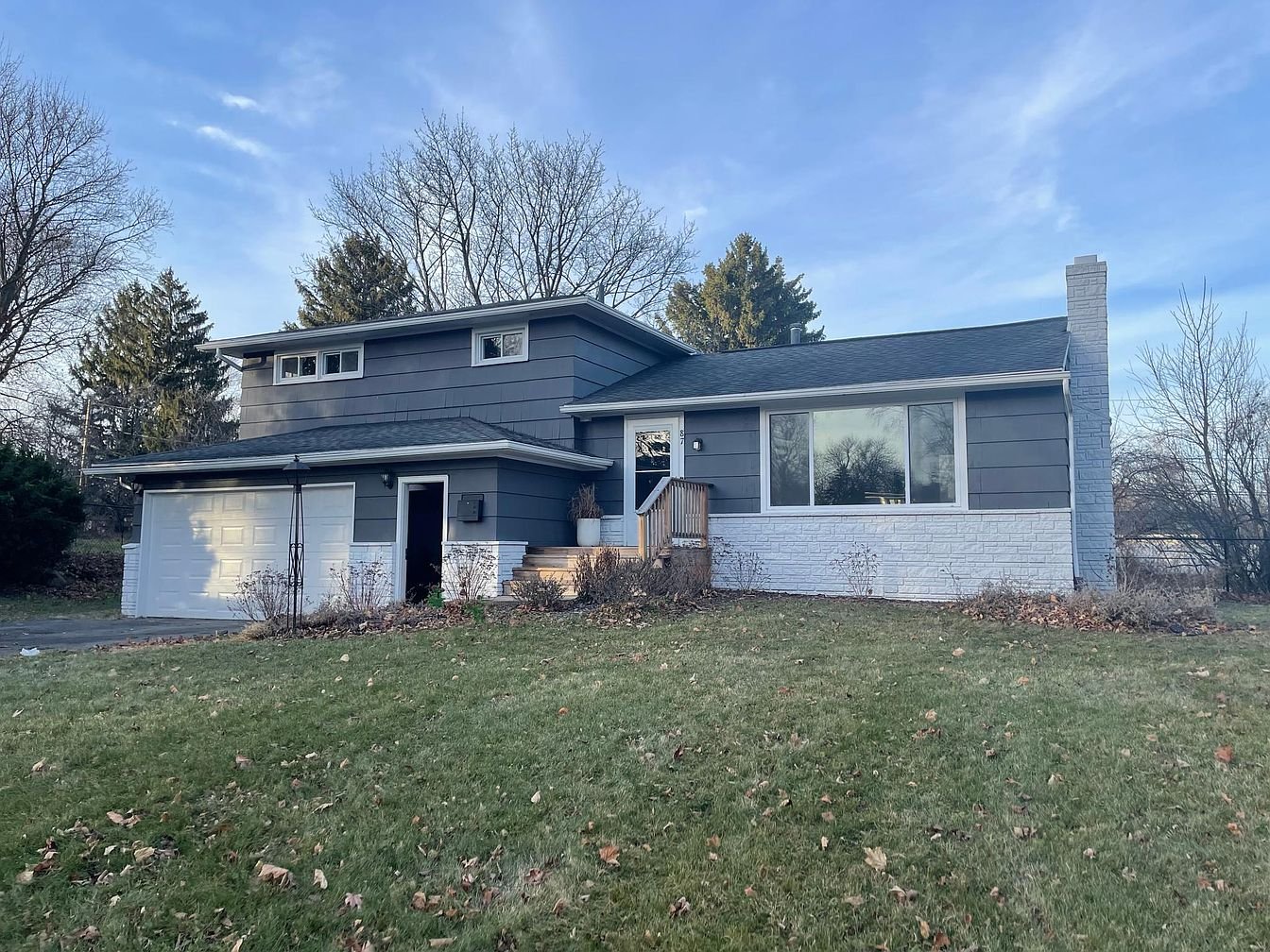 Rochester House: 87 Shalimar Dr