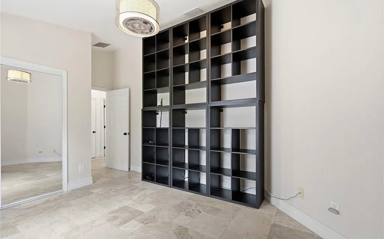 Naples House: 3021 14th Ave SE