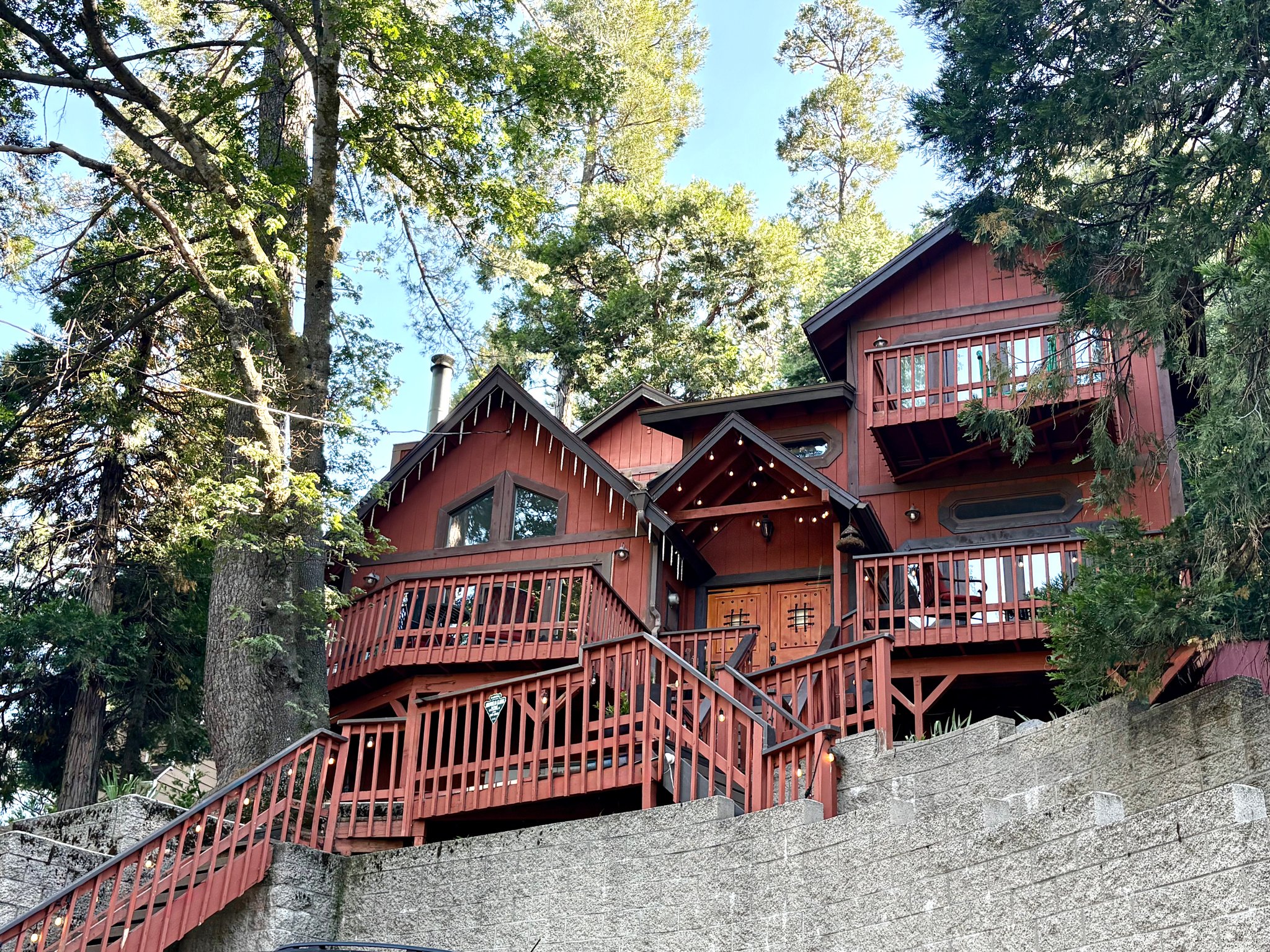 crestline House: 24573 Altdorf Dr