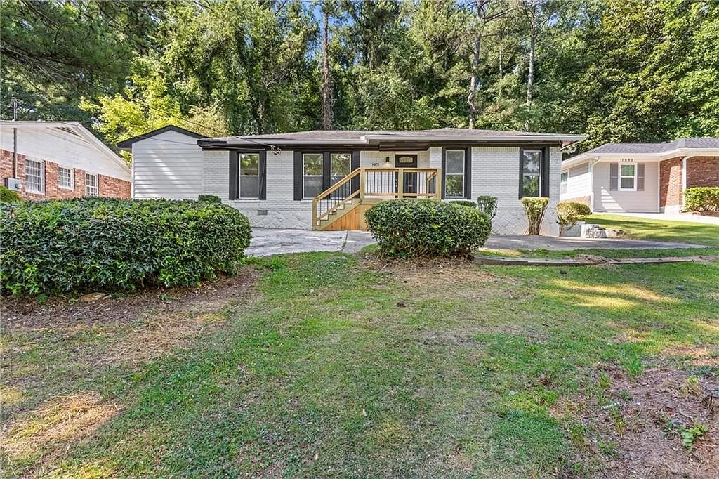 Atlanta House: 1901 Windsor Dr SW