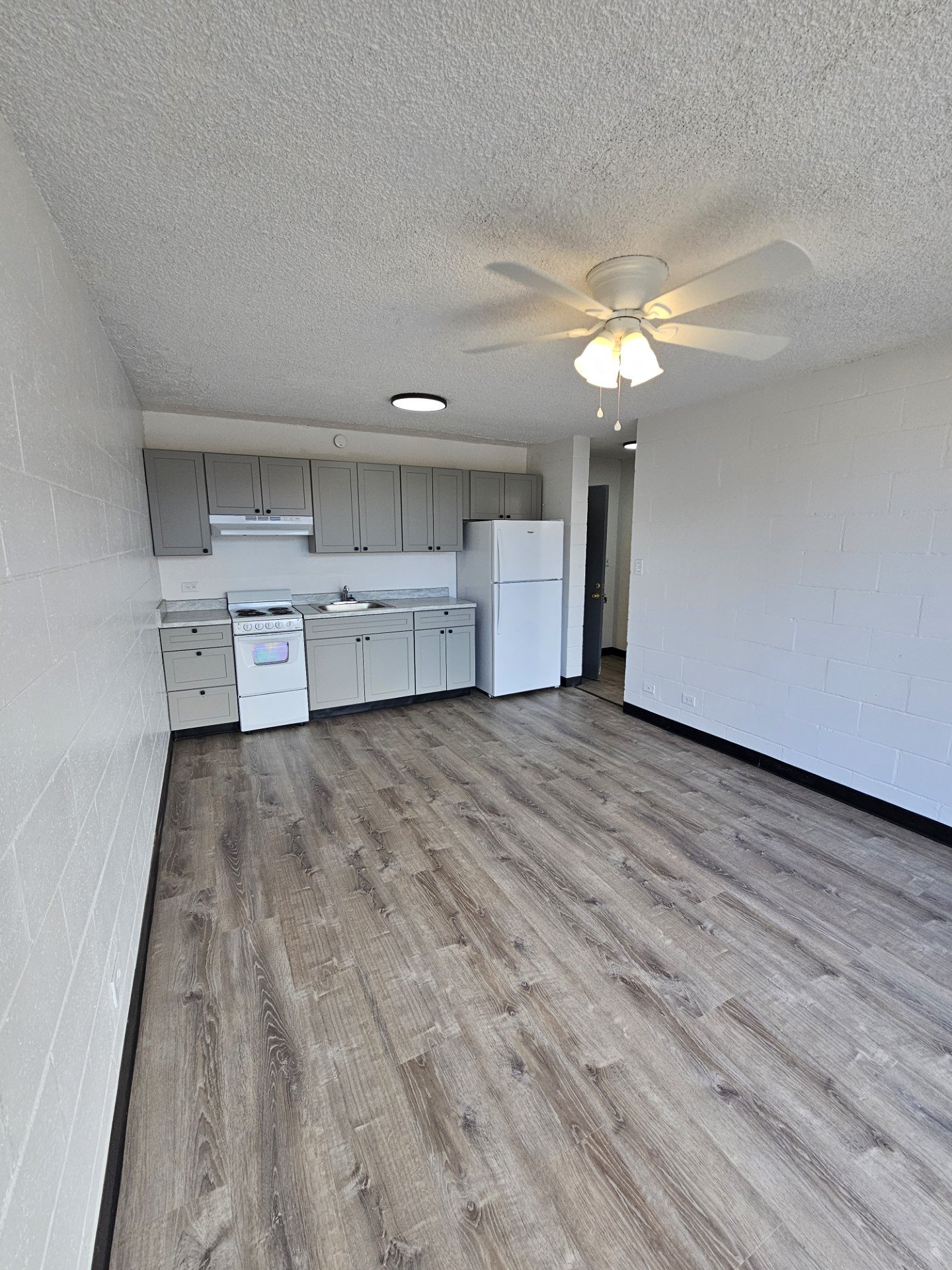 Honolulu Apartment: 1416 Middle Street