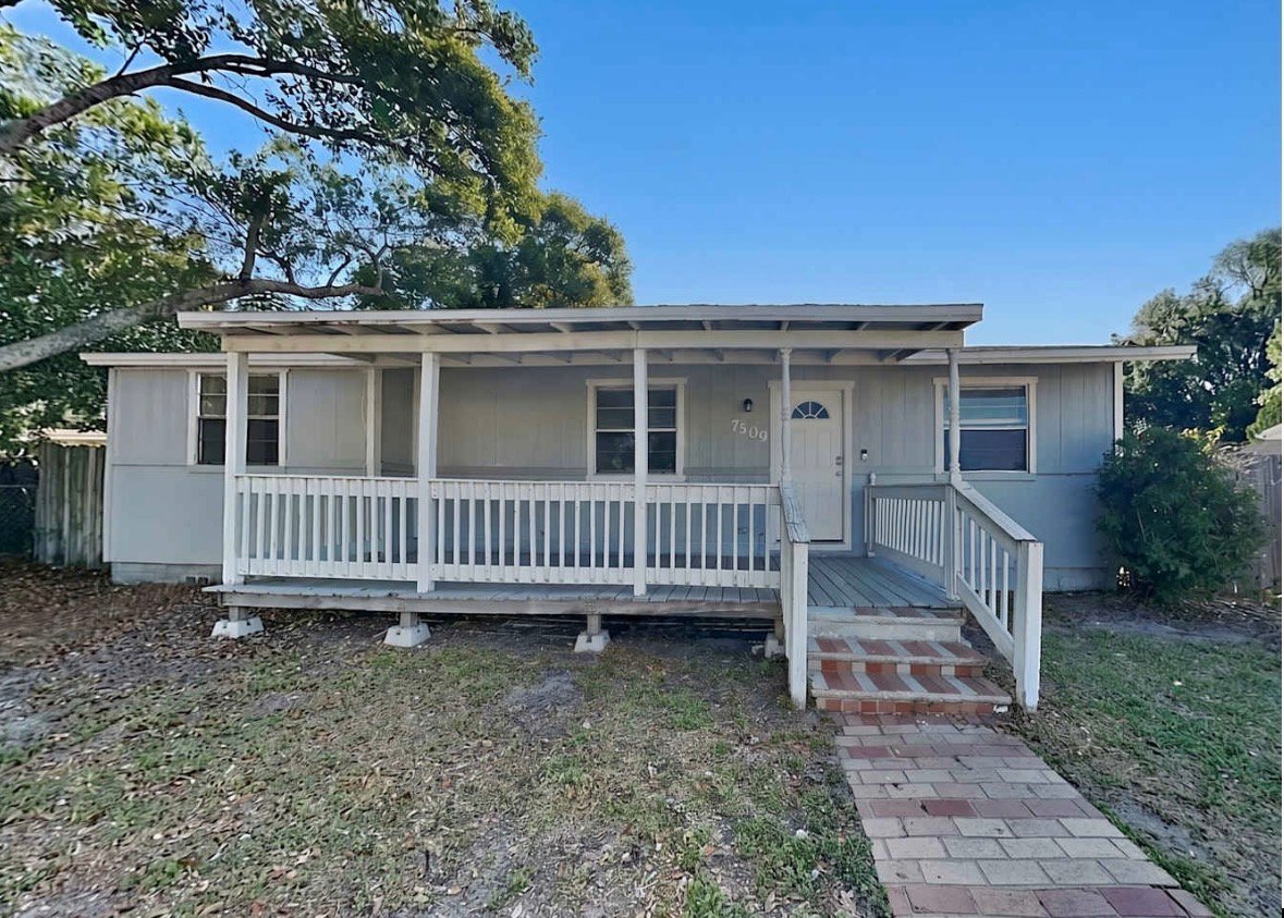 Tampa House: 7508 N Saint Peter Ave