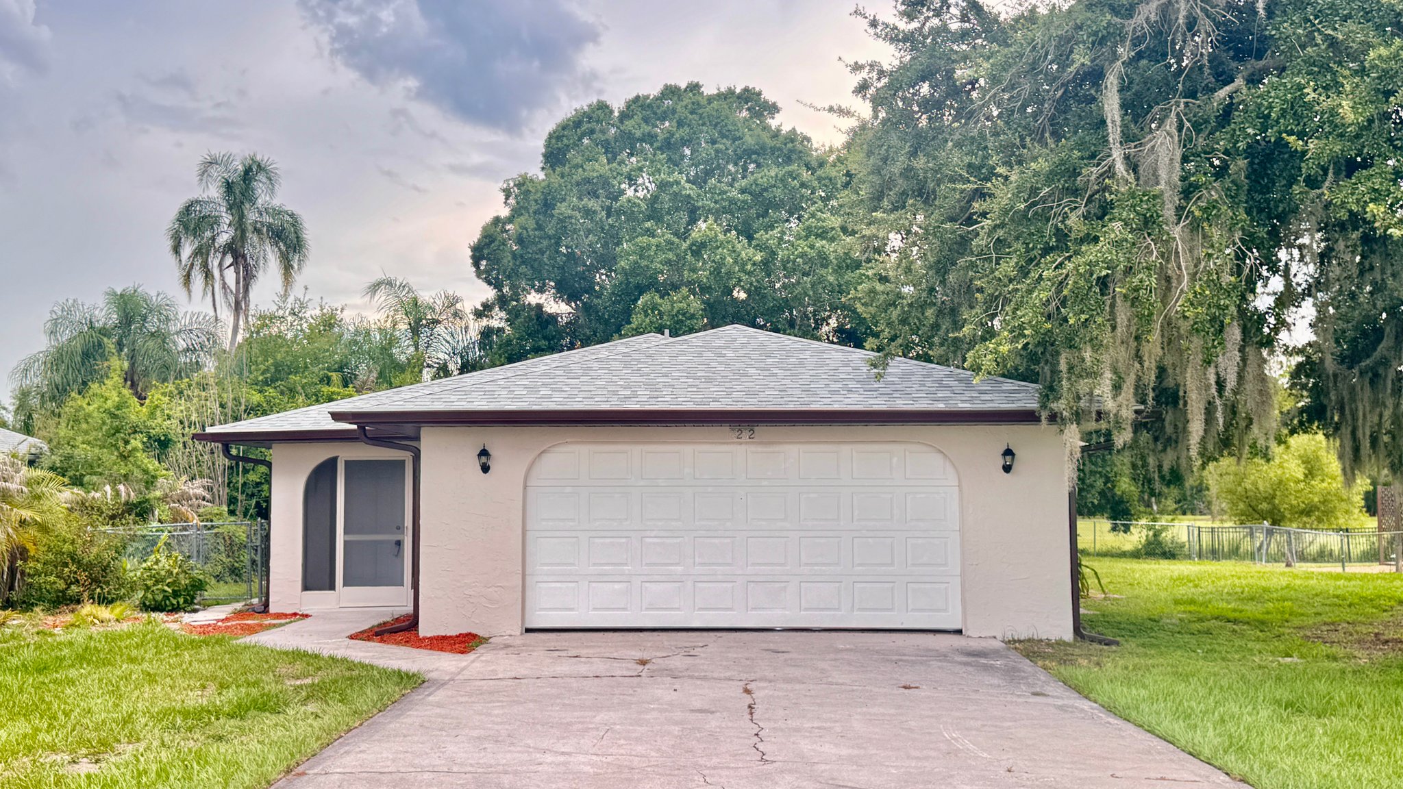 Sebring House: 3252 Golfview Road