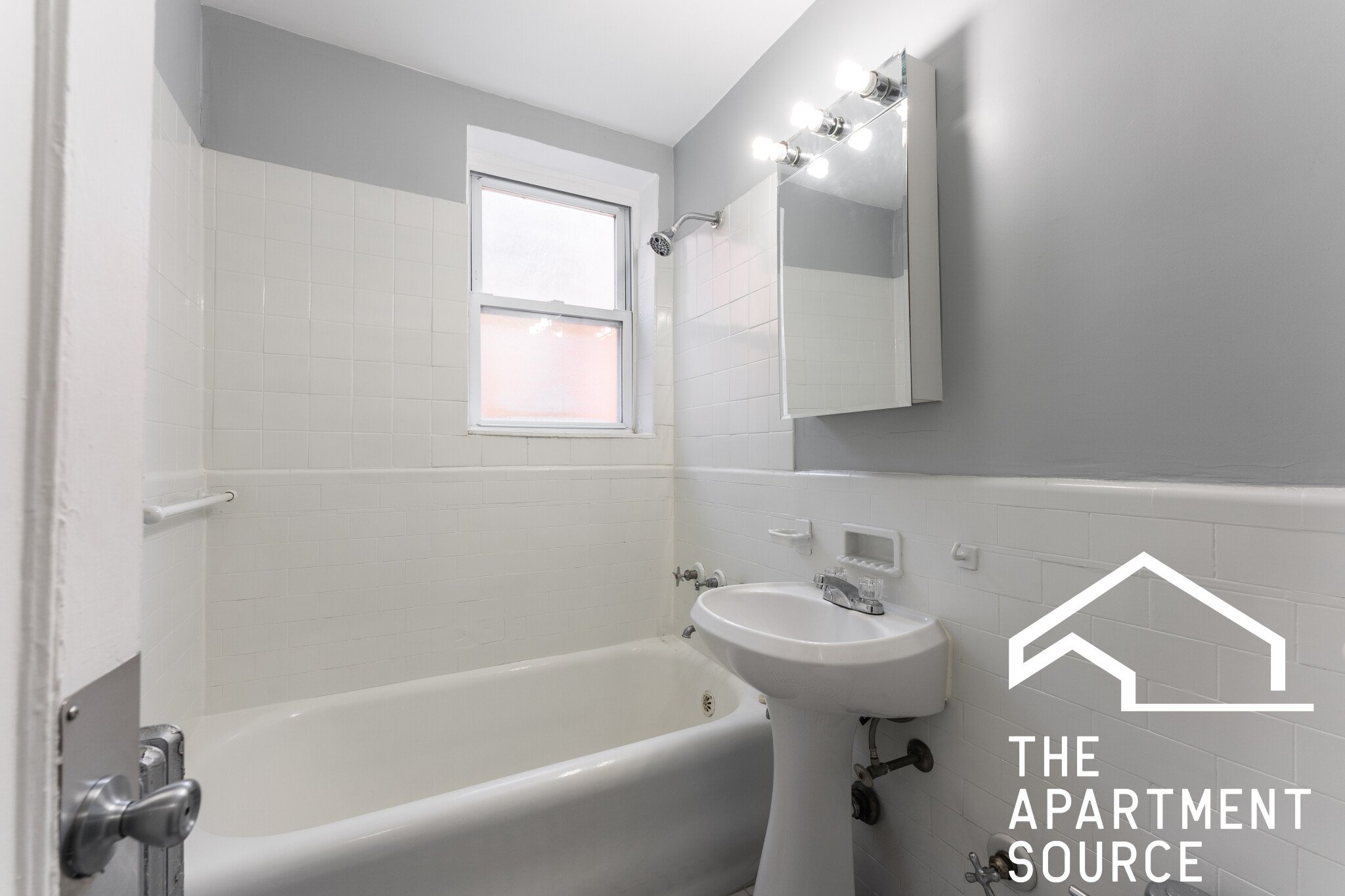 Chicago Apartment: 6930 North Greenview Ave., #307, Chicago, IL 60626