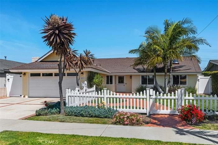 Huntington Beach House: 5621 Clark Dr
