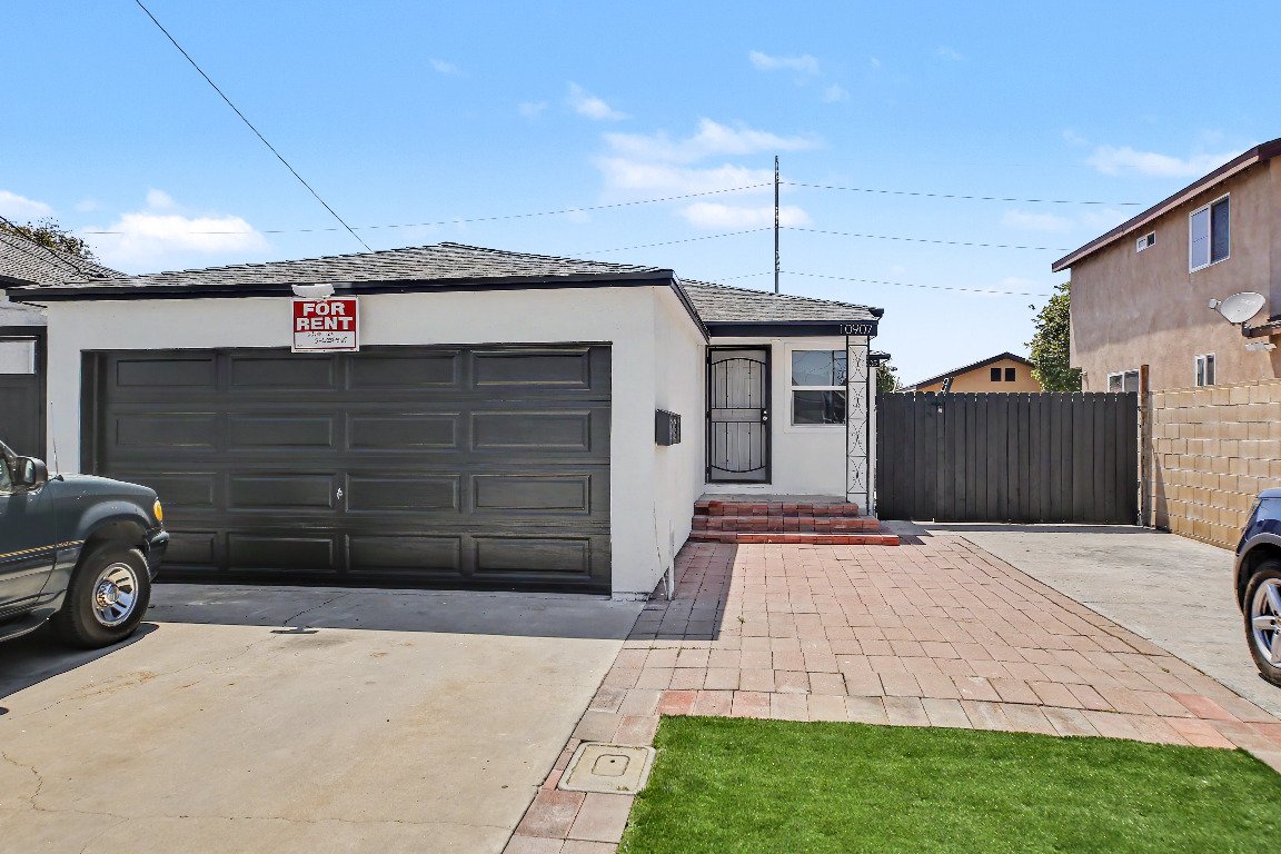 Inglewood Multiplex: 10907 S Burl Avenue