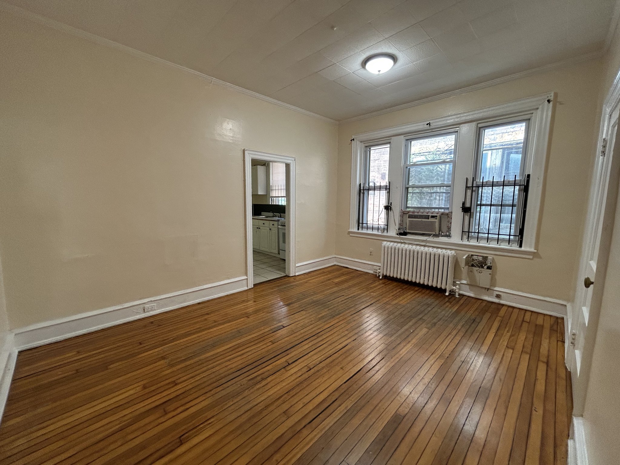 New York Apartment: 252 W 72nd St