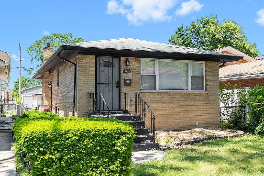 Chicago House: 11610 S Aberdeen St