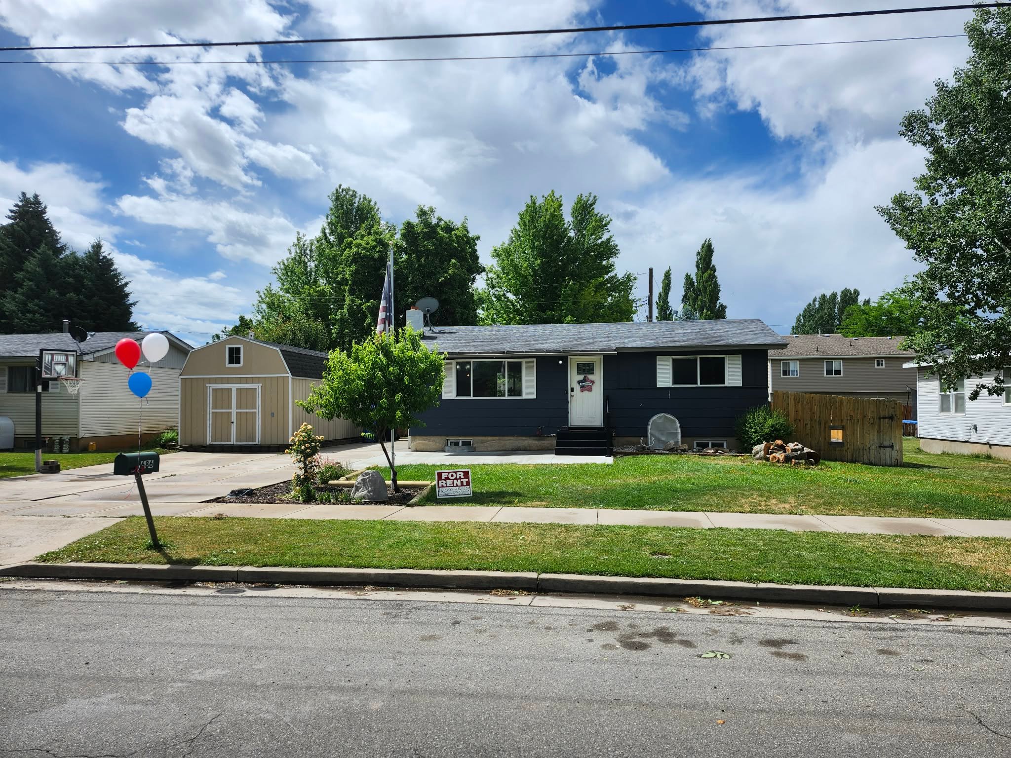 Hyrum House: 686 E 300 S