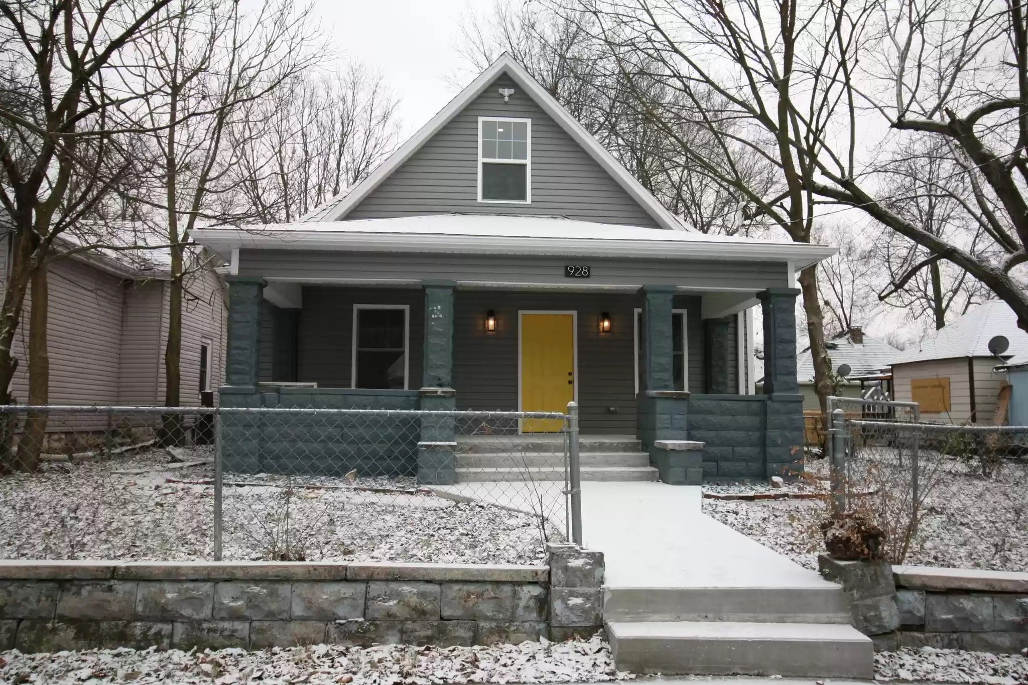 Springfield House: 928 W Elm St