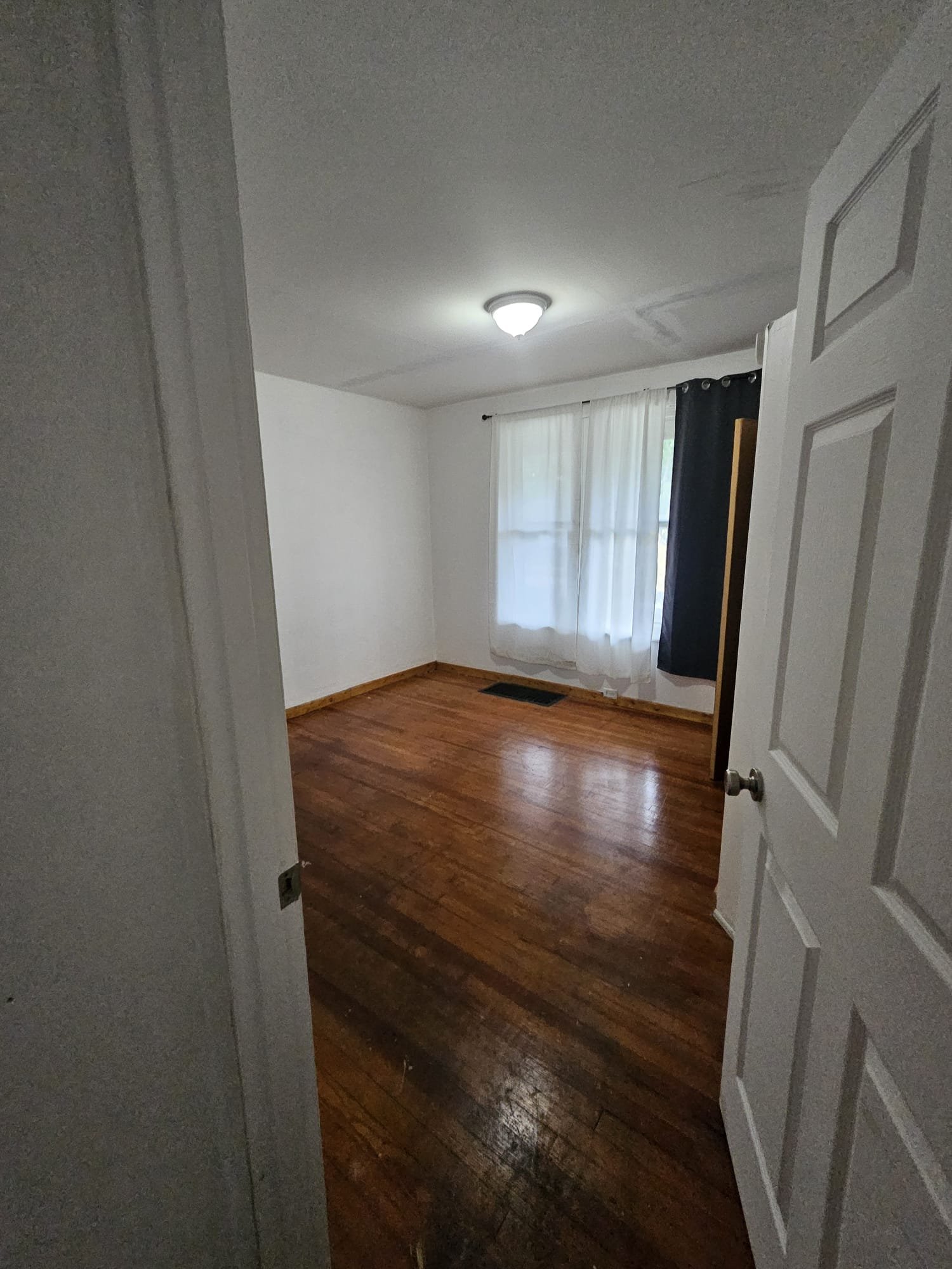 Cleveland House: 3209 Saratoga Ave