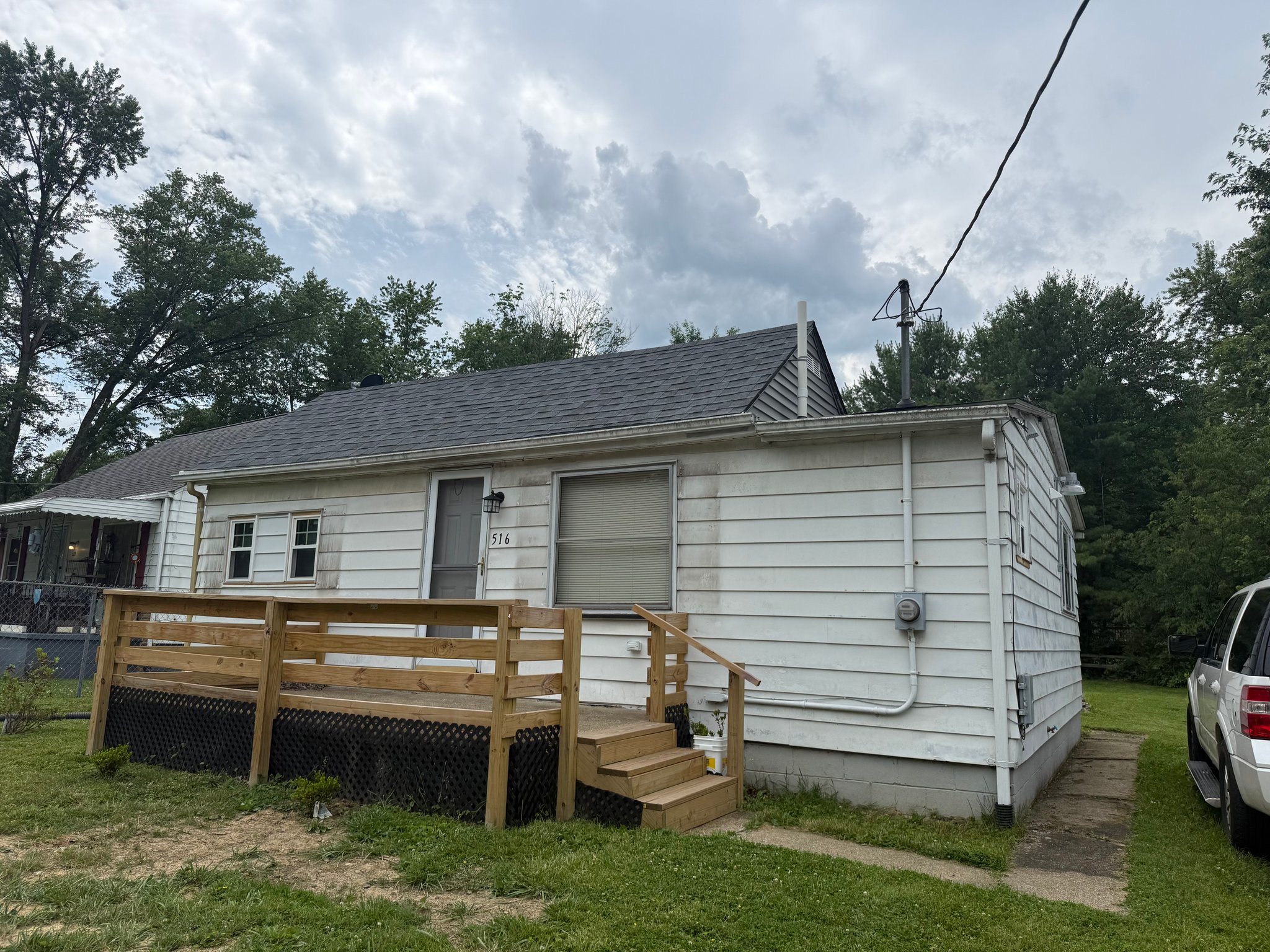 Niles House: 516 Dakota st