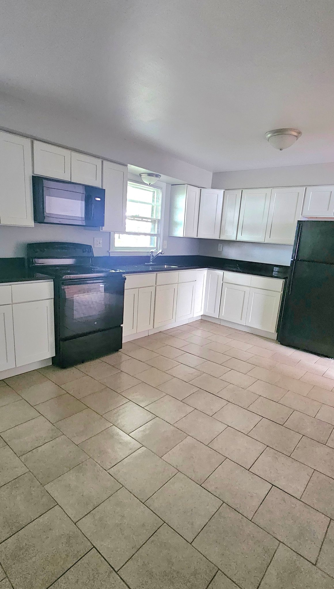 New Haven Apartment: 148 Bradford Ave
