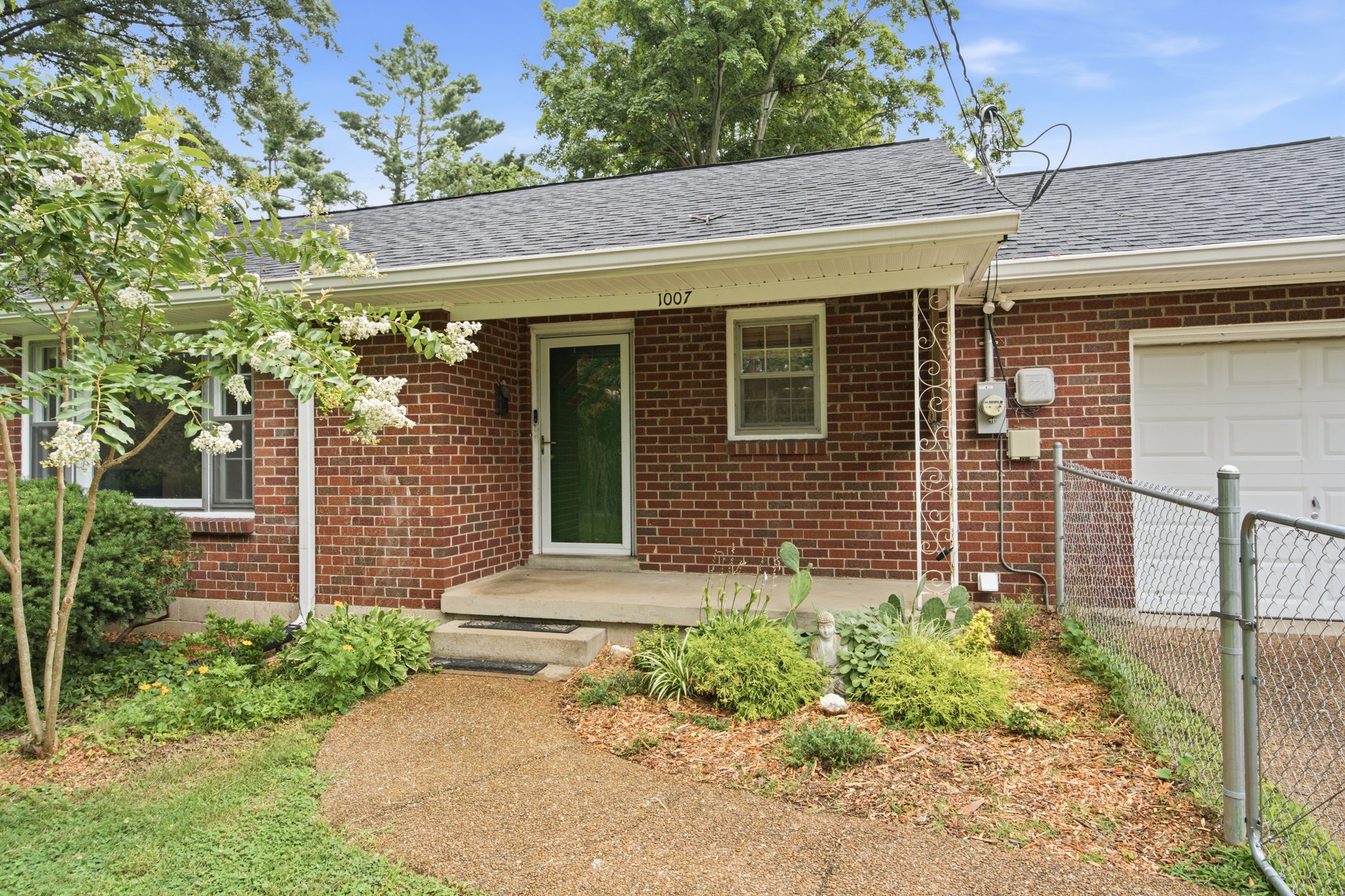Old Hickory House: 1007 Fowler St