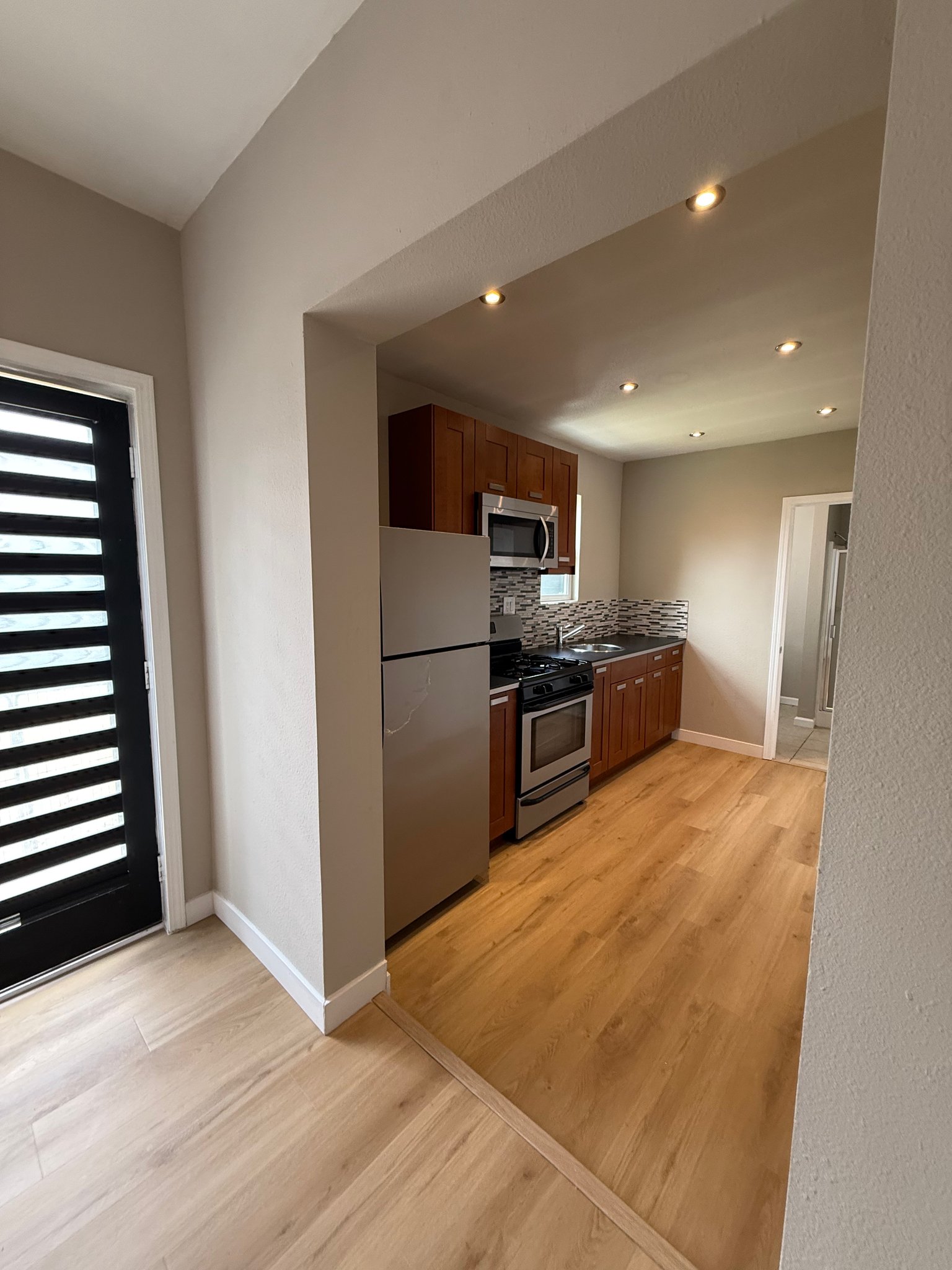 Burbank House: 815 N Sparks St