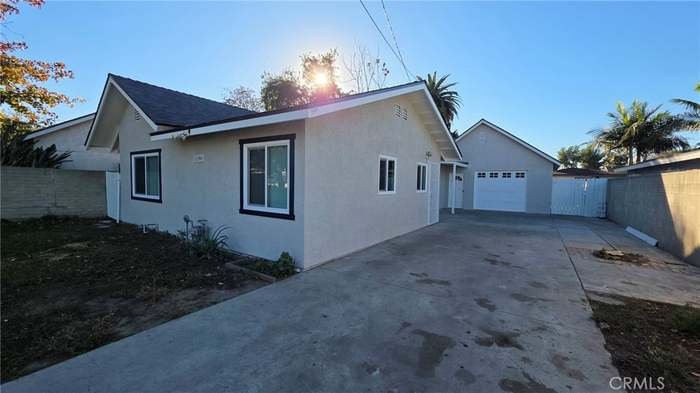 Pomona House: 1186 W 9th St