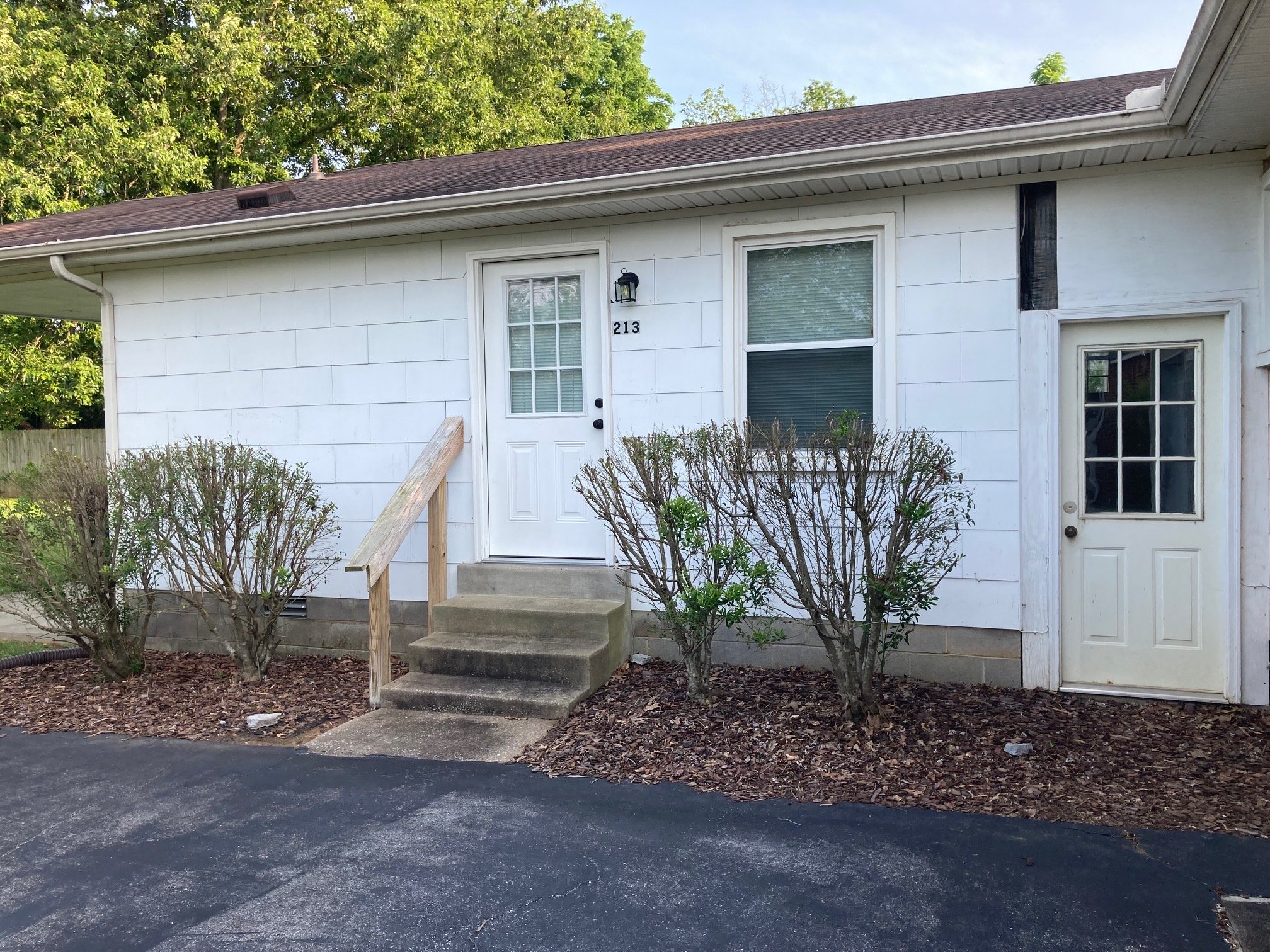 Murfreesboro Apartment: 213 S Baird Ln