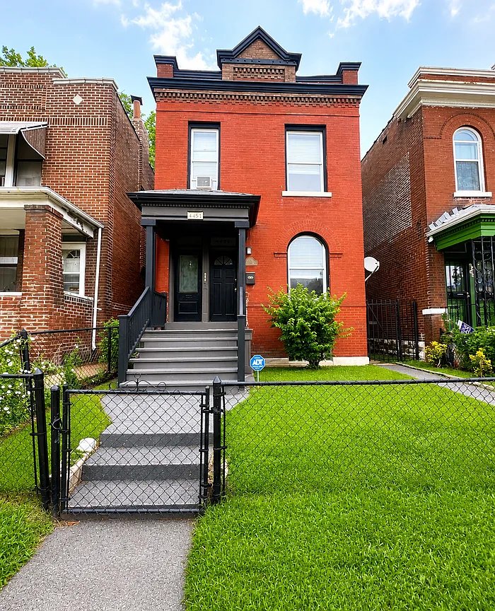 Saint Louis House: 4451 Oakland Ave