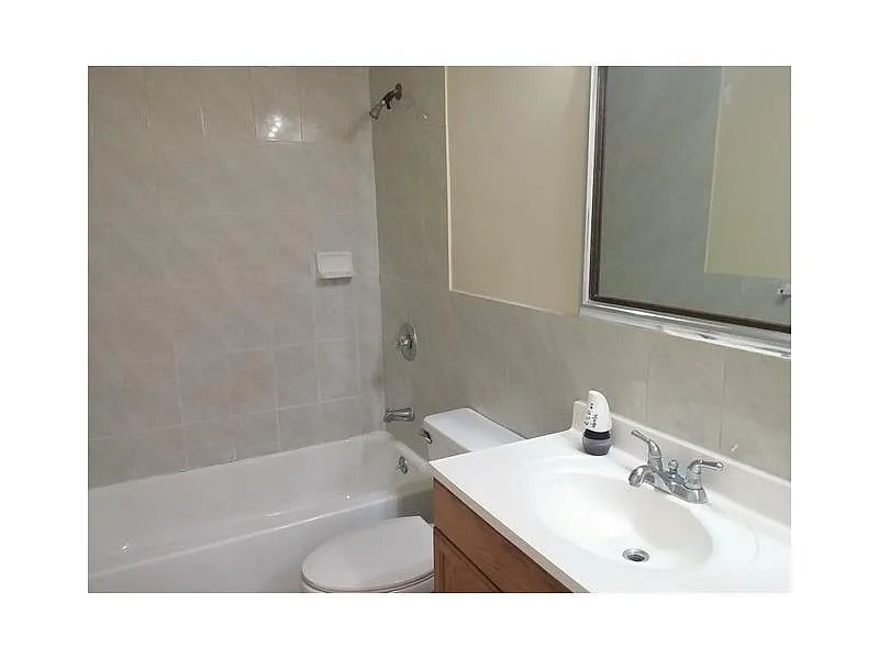 Killeen House: 520 Veterans Memorial Blvd, Killeen, TX 76541