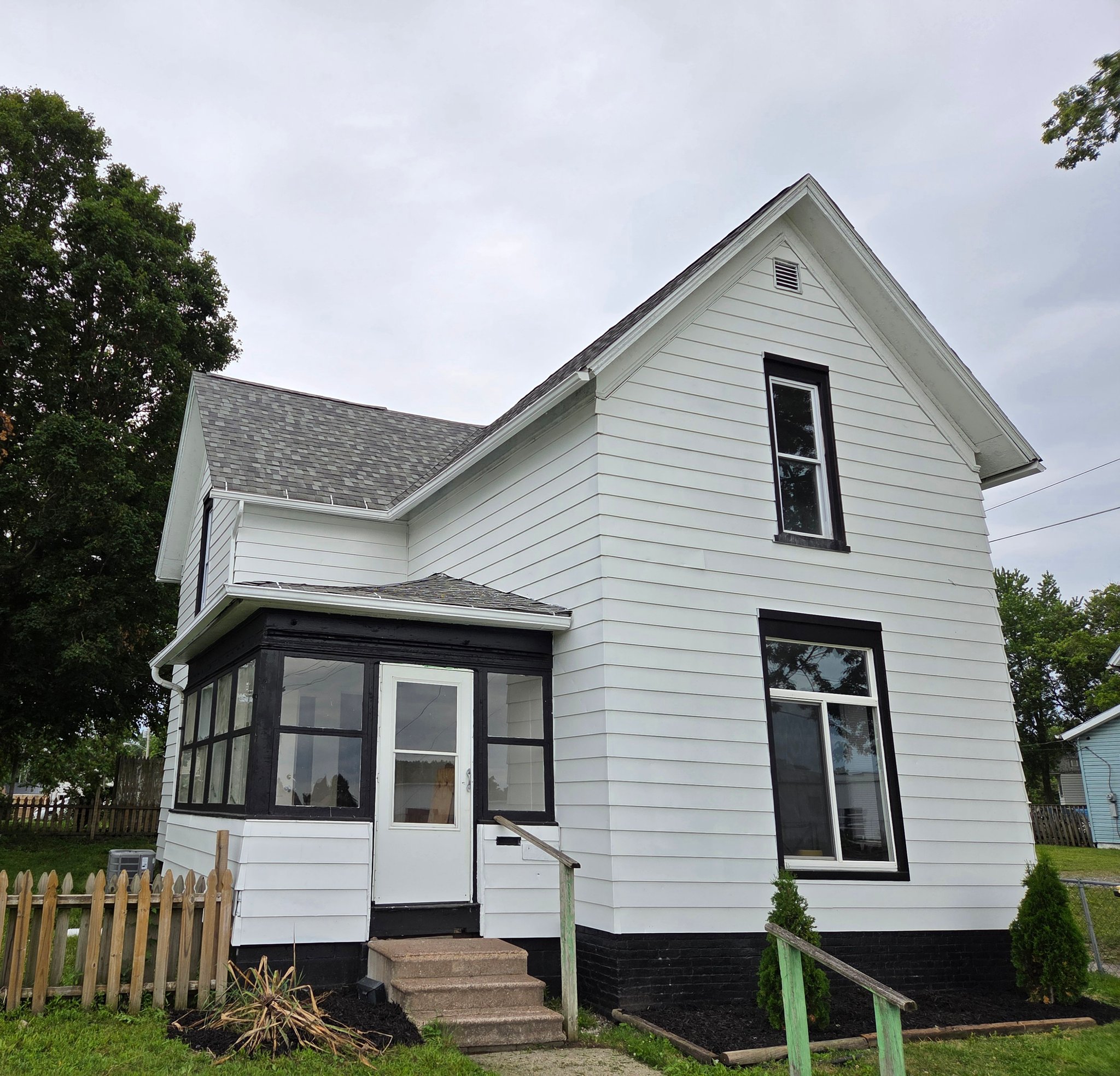 Kendallville Multiplex: 113 Sargent St