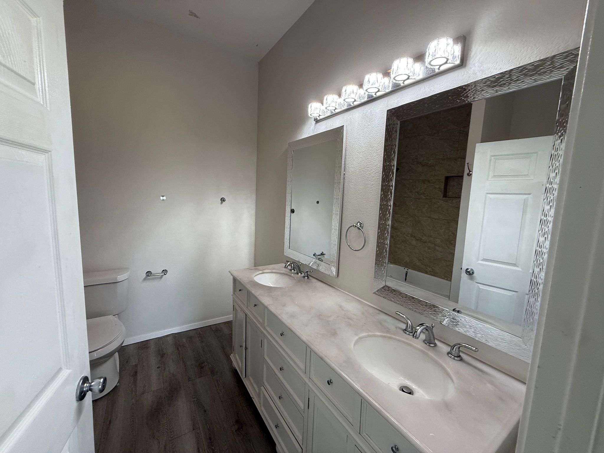 Gunter House: 524 Wood Dr