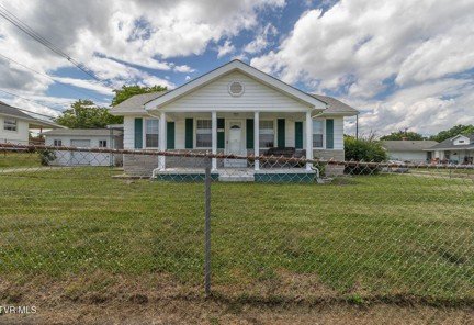 Kingsport House: 918 Federal St