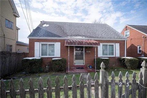 Pittsburgh House: 23 briggs st